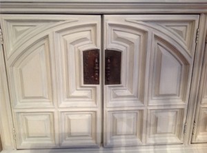 Amee Sarno The purple Painted Lady Close up doors