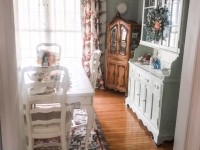 Dining Table painted in Old White Chalk Paint by Annie Sloan